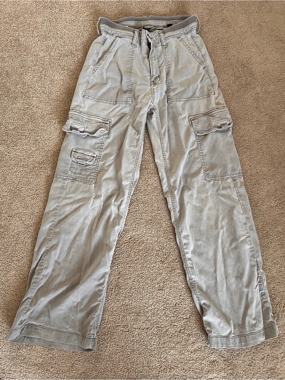 American Eagle Light Gray Cargo Pants with Utility Pockets